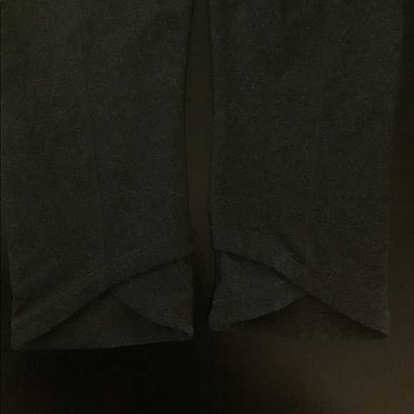 CALIA by Carrie Underwood Capri Leggings - Picture 6 of 10